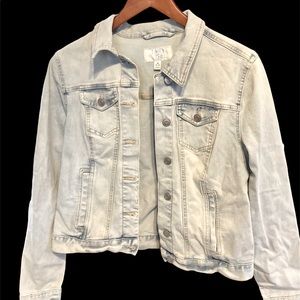 Jean jacket. Cropped & stretchy. Size medium 8-10.
